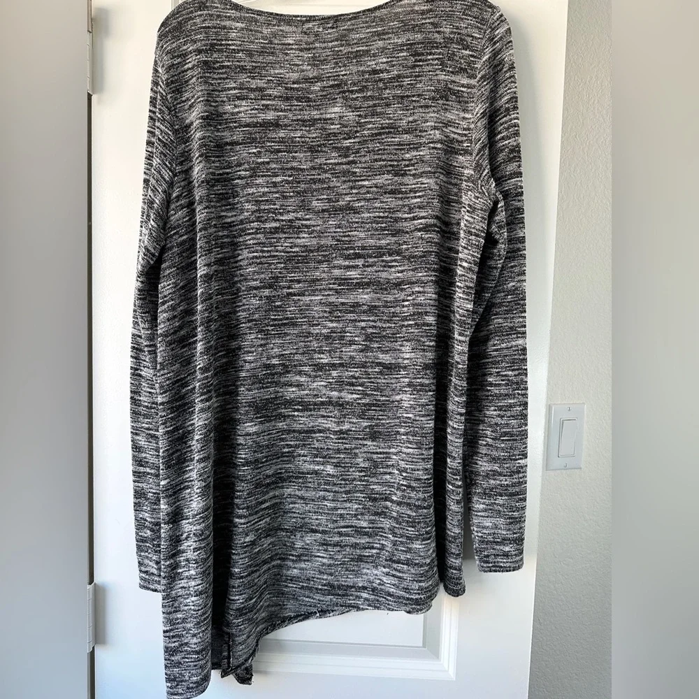 Max Studio Charcoal Knit Top Stylish Layering Piece Grey Long Sleeve - Picture 4 of 4